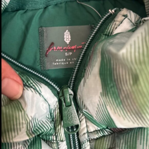 FREE PEOPLE FP MOVEMENT PACKABLE SCRUNCHY HERITAGE COMBO PIPPA PUFFER JACKET S/M - Picture 8 of 11